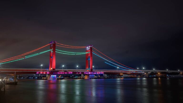 Jembatan Ampera Pada Saat Malam Hari