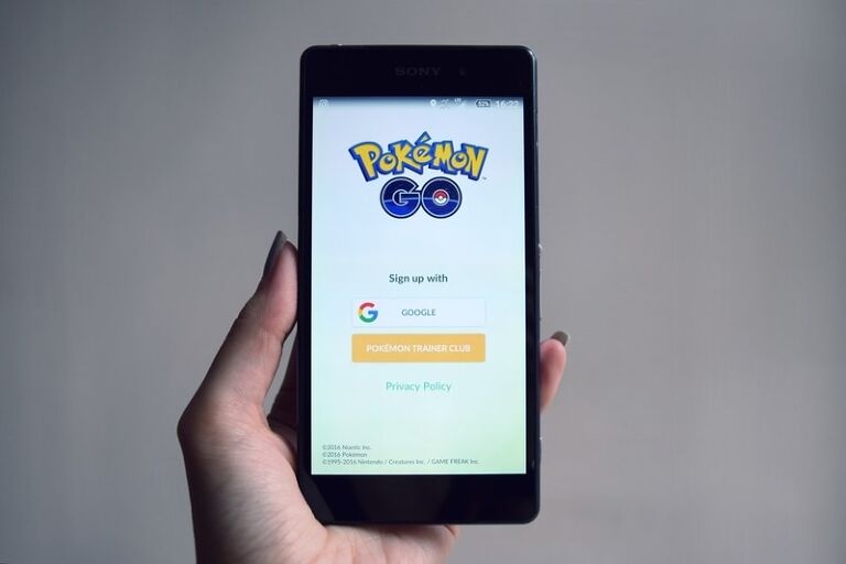 Contoh penerapan augmented reality pokemon go