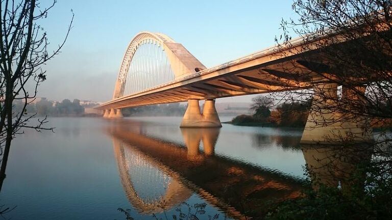 gambar jembatan bowstring 