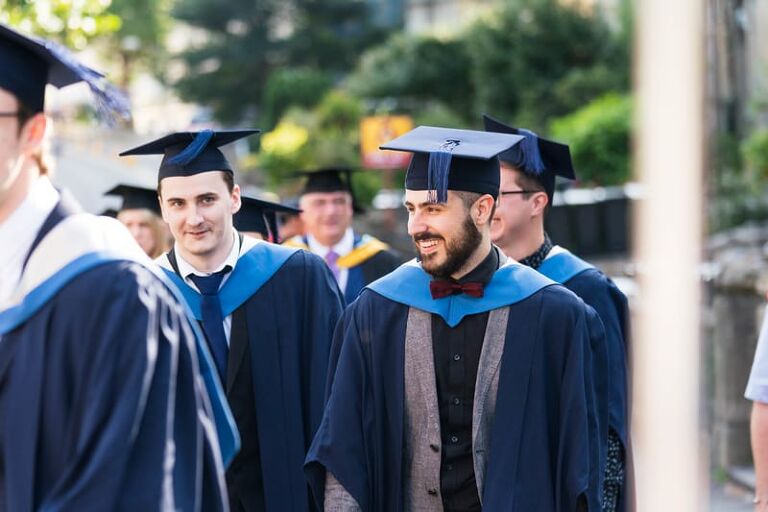 wisuda kelulusan mahasiswa teknik