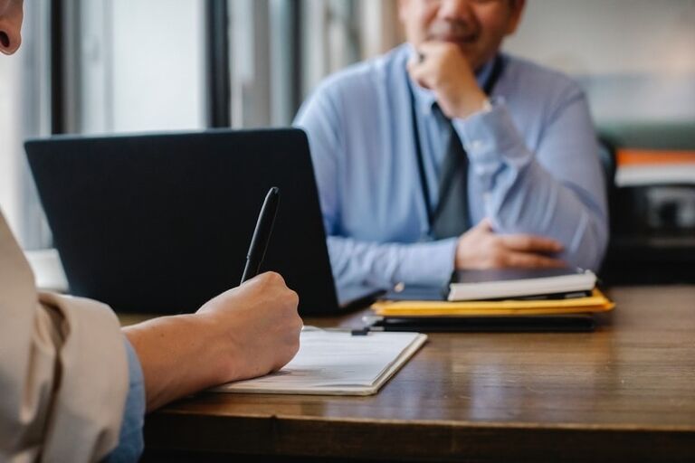 perbedaan cv kronologis dan fungsional