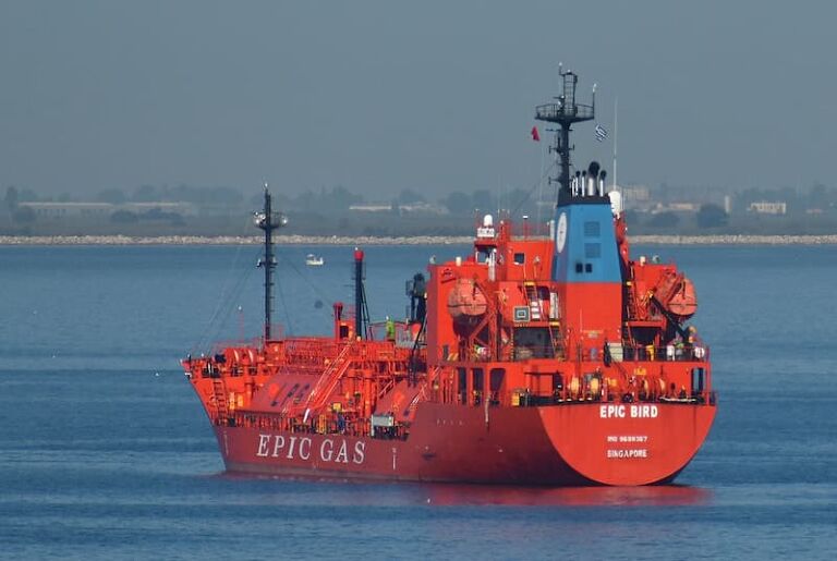 kapal pengirim LNG