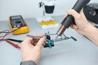 Teknik Desoldering Untuk Melepas Komponen Elektronika dengan Aman