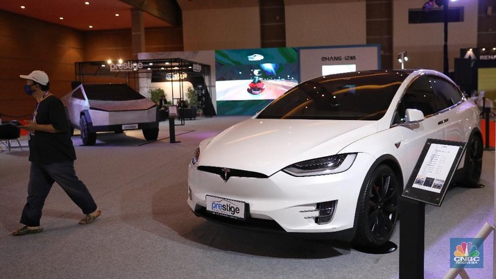 mobil tesla