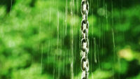 Estetika Bertemu Fungsi dalam Inovasi Drainase Vertikal Rainchain