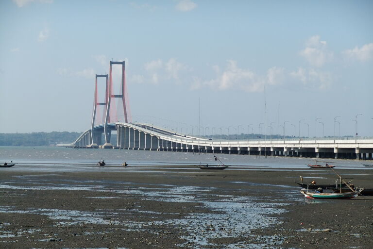 Jembatan Suramadu