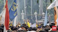 Unjuk Rasa Berdarah di Depan DPR: Tuntutan Reformasi dan Pemangkasan Tunjangan