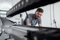 Optimasi Parameter Pemotongan CNC untuk Baja Paduan