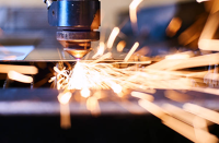 Pemanfaatan EDM (Electrical Discharge Machining) untuk Material Keras