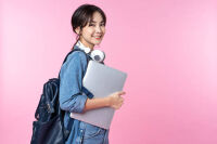 Outfit Casual Kekinian untuk Kuliah: Nyaman, Stylish, dan Tetap Fungsional