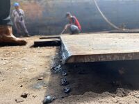 Mengapa Pelat Baja Harus Dilakukan Gouging Sebelum Proses Pengelasan?